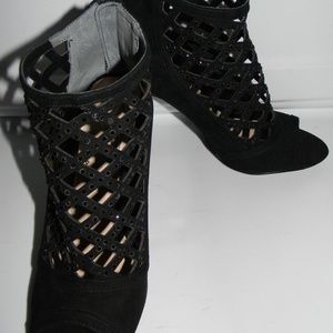 NIB Nina Black Suede Charee Glam Heels Size 8
